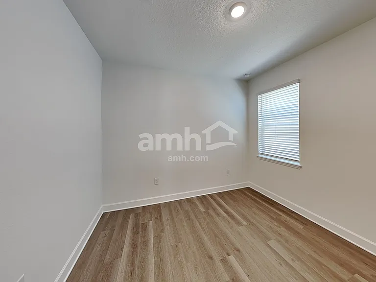 3217 Muscatine Ave — Photo 23