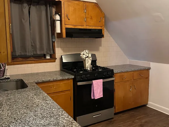 2 Hyacinth St #3, New Bedford, MA 02740