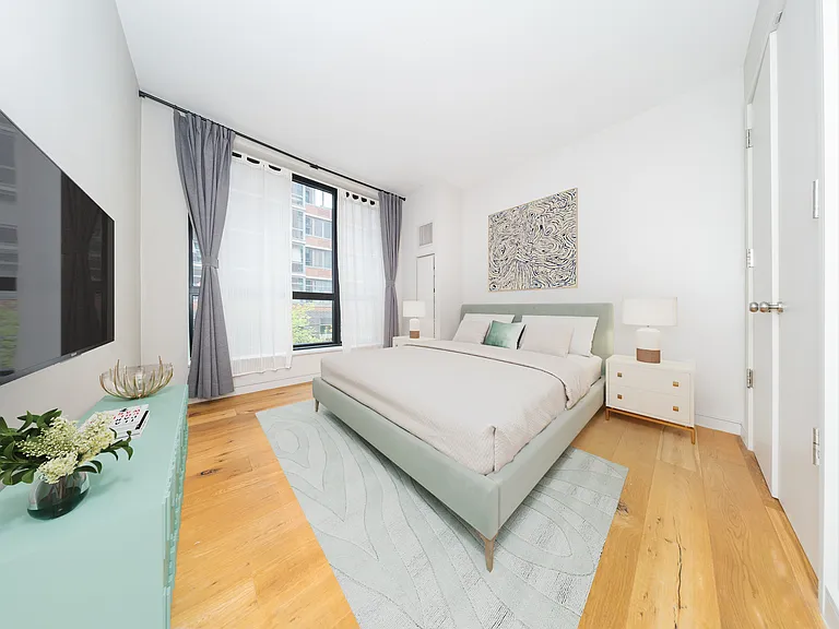 540 W 28th St #2D — Photo 11