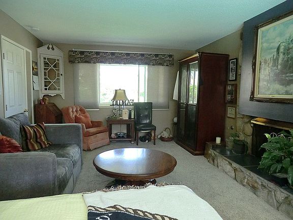 3rd image of 18 Bonita Ave