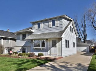 621 W Gladys Ave, Elmhurst, IL