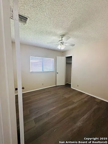 3235 Tree Grove Dr — Photo 18