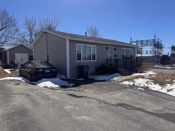 2 Heath Crescent, Gander, NL A1V1R1