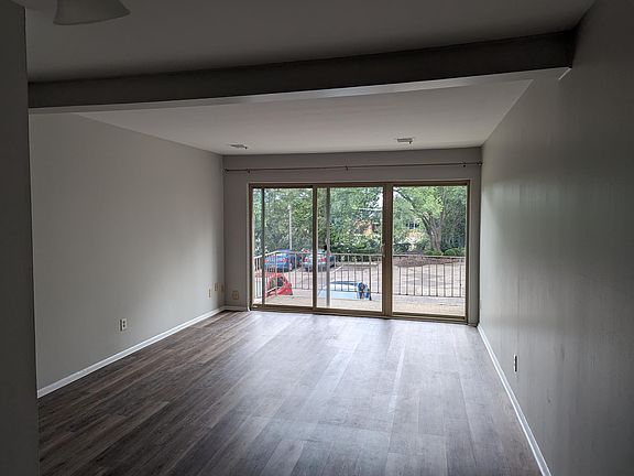 4th image of 734 W Kilgore Rd #202-202-202