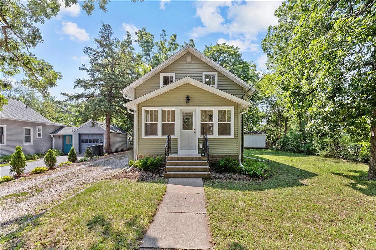 311 Lincoln AVENUE photo 1