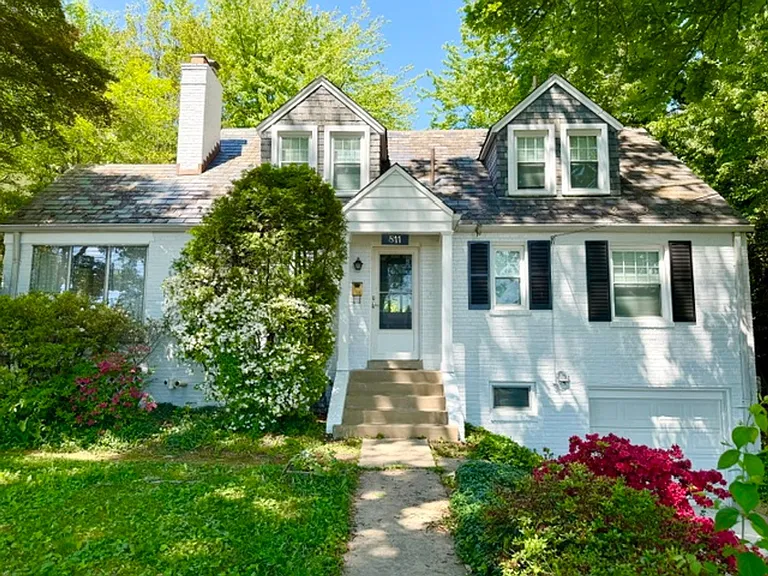 811 Forest Glen Rd — Photo 3