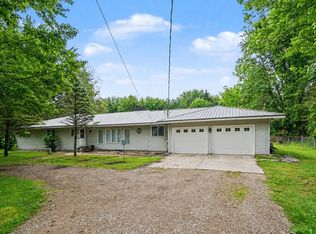 1469 S Colling Rd, Caro, MI 48723