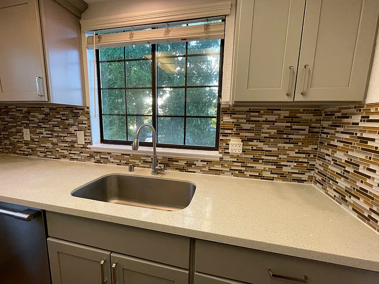 5015 Shalimar Cir — Photo 16