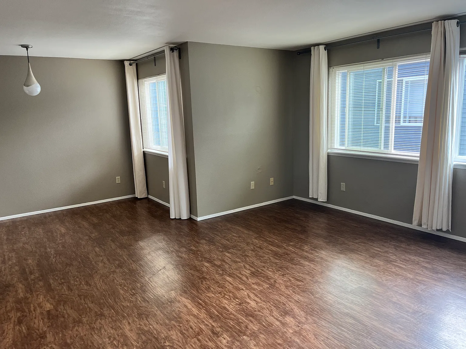 2 bed, 925 sqft, $2,450 — Photo 2