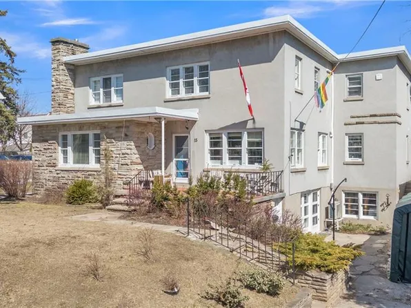 15 Parkside Dr, Barrie, ON L4N 1W7