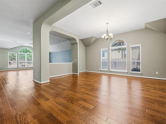 5th image of 209 Monahans Dr