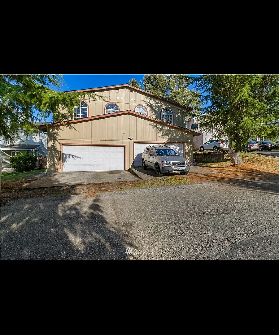 3 bed, 2.5 bath, 1320 sqft, $2,350 — Photo 1
