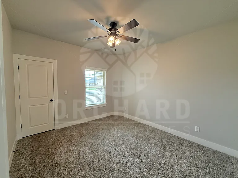 927 Fair Oaks St — Photo 16