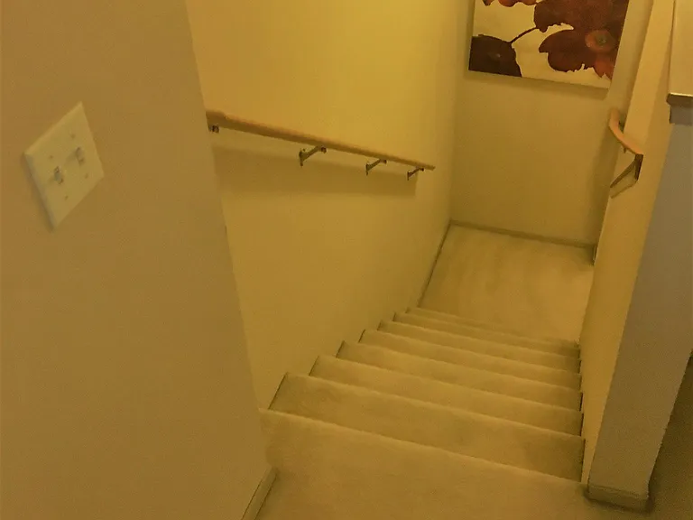 Capitol Steps Apartments & Furnished Suites — Photo 21