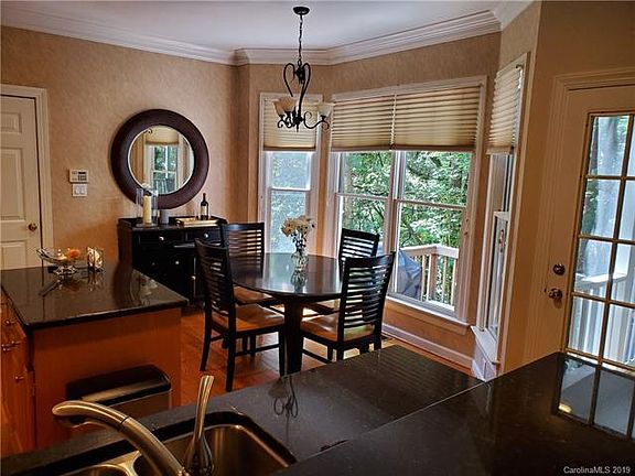 5th image of 134 Riverwood Dr