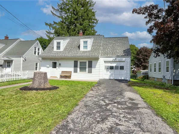 21 Oak St, Geneva, NY 14456