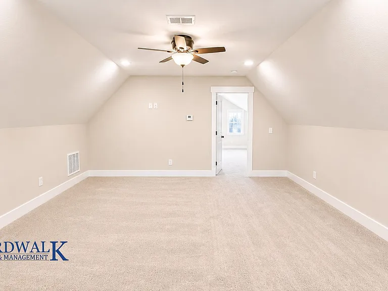 7778 Center St — Photo 18