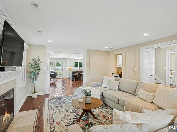 3rd image of 601 Ackerman Ave