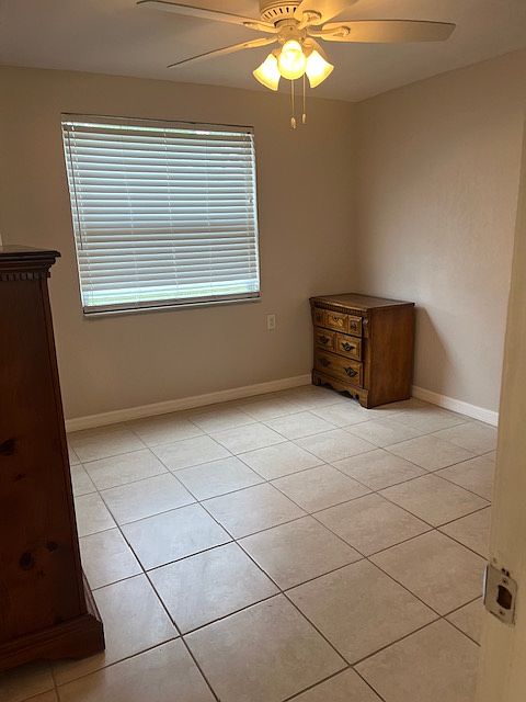 1st image of 441 Sunset Dr