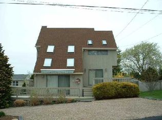 6 Fairport Ave, Narragansett, RI 02882