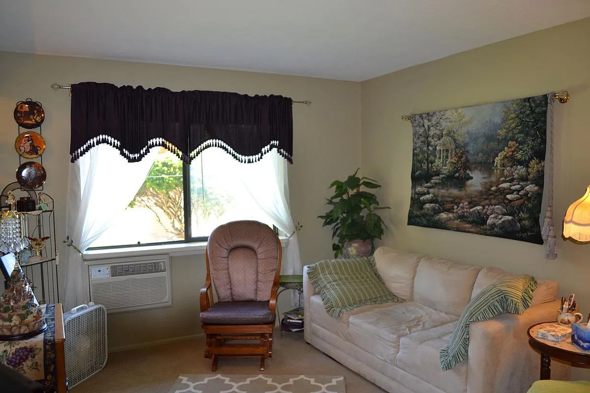 Willo Vu Apartments of Eastlake — Photo 4