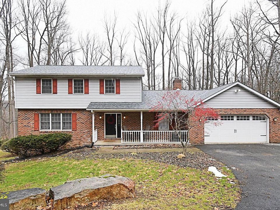 1st image of 9 White Oak Dr