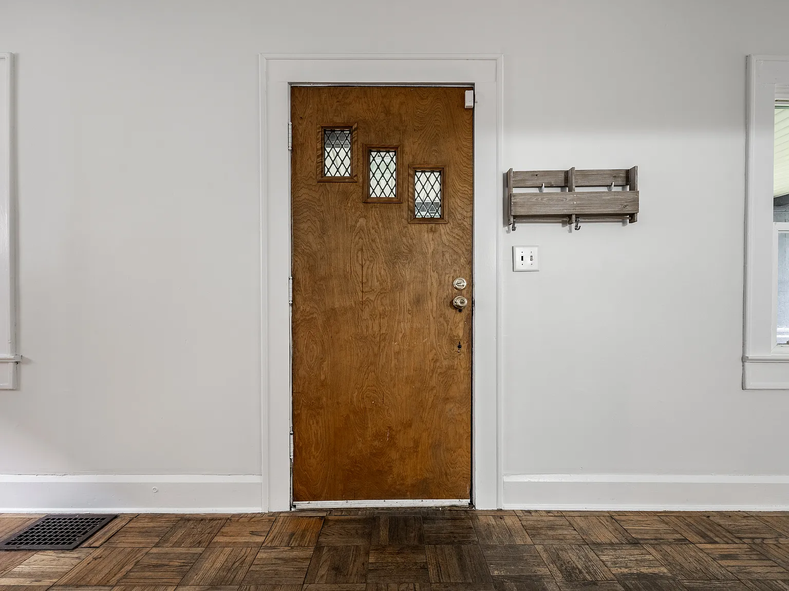 4 bed, 2.0 bath, 2302 sqft, $3,000 — Photo 4