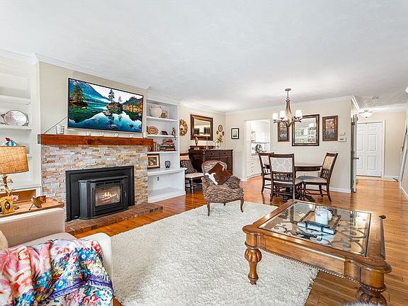 4th image of 142 Laurelwood Dr #142