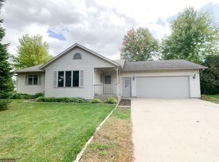 452 Karmil Pl, Gaylord, MN 55334