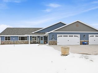 10185 440th St, Holdingford, MN 56340