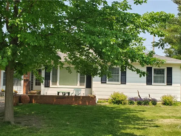 2614 Marengo Dr, Perry, IA 50220