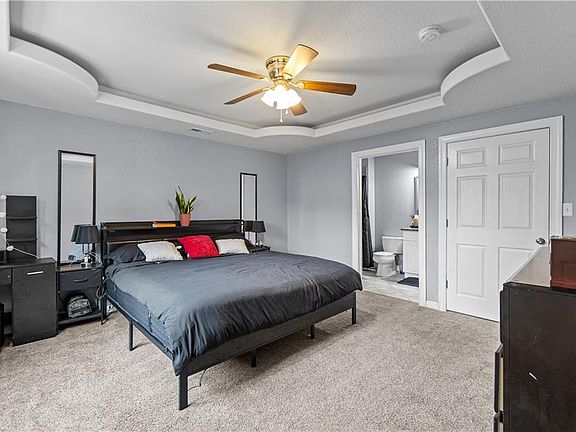 4th image of 1035 Quail St