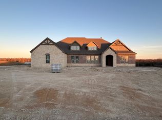 813 Valley Ridge Rd, Van Alstyne, TX 75495