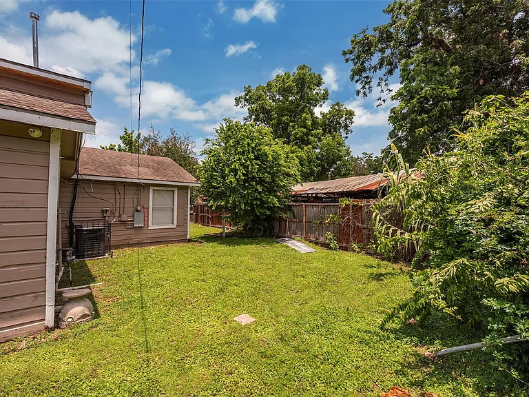 202 Norview Dr — Photo 23