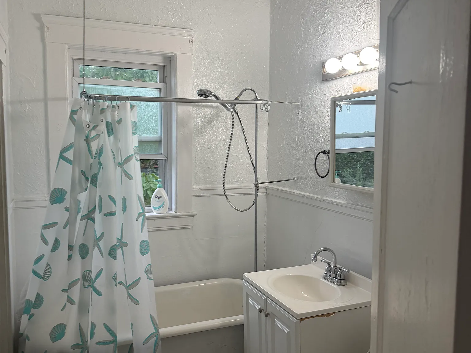 2 bed, 1000 sqft, $1,400 — Photo 4