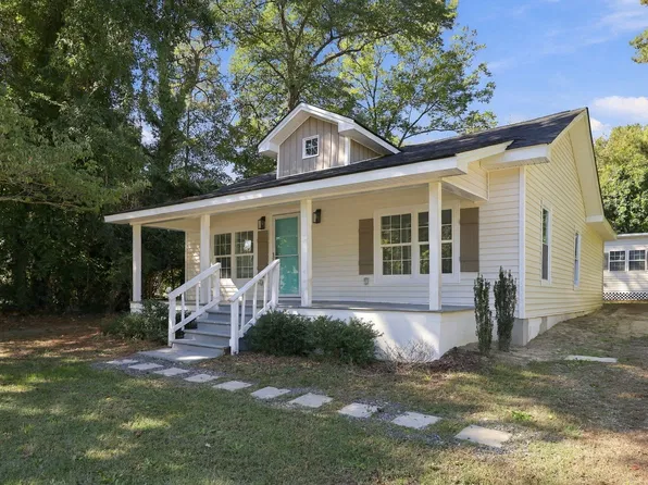 109 N Dunn St, Angier, NC 27501