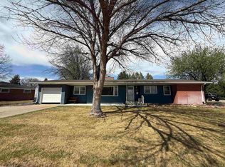2011 W C ST, North Platte, NE 69101