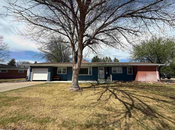 2011 W C ST, North Platte, NE 69101