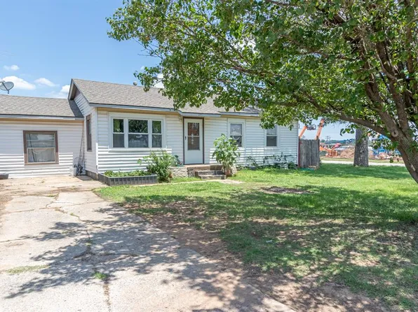 201 George Brown Ave, Lindsay, OK 73052