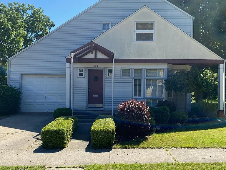618 Fellows St — Photo 1
