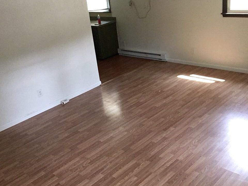 1st image of 303 Williamsburg Dr