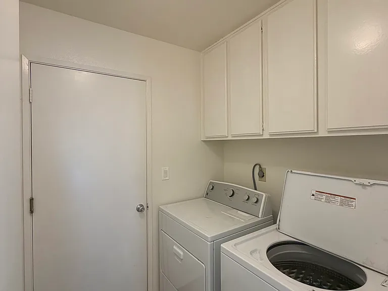 10725 Wallingford Rd — Photo 22