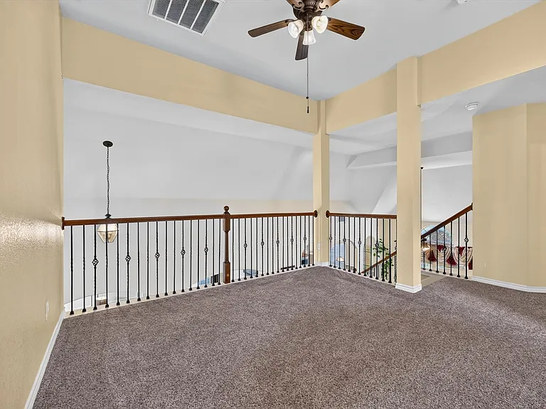 358 Fairlanding Ave — Photo 12