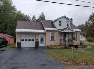385 W Maple St, Corinth, NY 12822