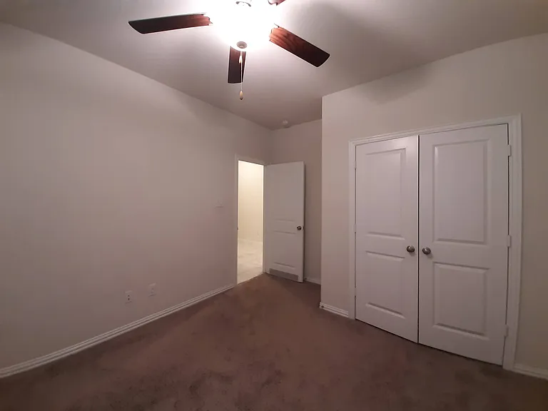 1514 Ancient Oak Ln — Photo 19