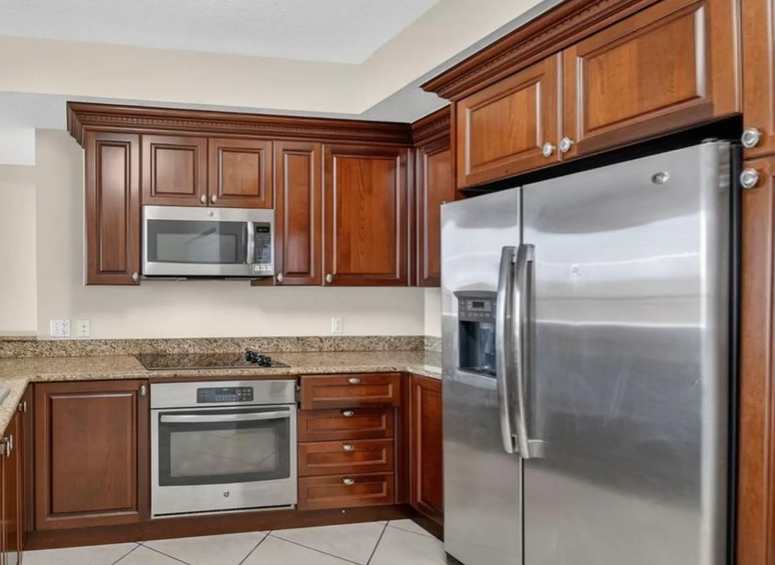3 bed, 1460 sqft, $2,950 — Photo 4