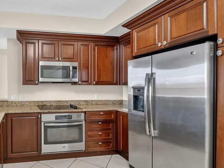 1660 Renaissance Commons Blvd #2517 — Photo 4