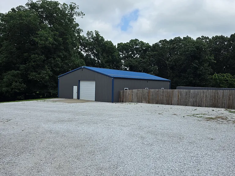 665 Cemetery Rd — Photo 2