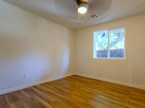 3232 Sanguinetti Ln #B, Stockton, CA 95205