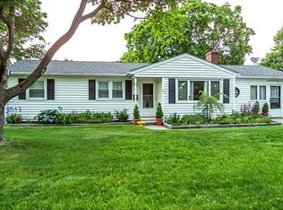 43 Metropolitan Dr, Warwick, RI 02886